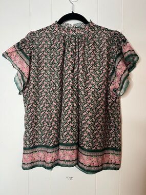 Trovata Carla Blouse in Sweet Melba Floral Mock Neck Flutter Sleeve Blouse